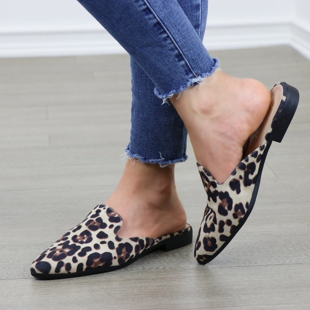 Leopard Cheetah Pointy Toe Slip On Mule Loafers - Picture 4 of 8